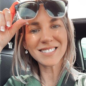 Meet your Posher, Sara